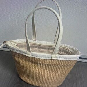 Elegant Tan and White Woven Tote Bag